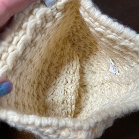 Fabletics Beanie Hat - Picture 5 of 6